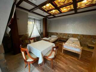 Хостел Ганза Калининград Двухместный номер с 2 отдельными кроватями и общей ванной комнатой-4