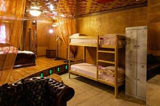 Хостел Ганза Калининград Четырехместный номер с общей ванной комнатой-5