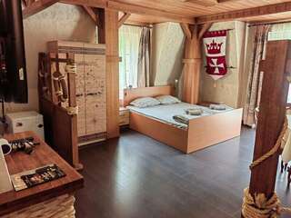 Хостел Ганза Калининград Cемейный номер с собственной ванной комнатой-12