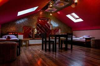 Хостел Ганза Калининград Двухместный номер с 2 отдельными кроватями и общей ванной комнатой-6