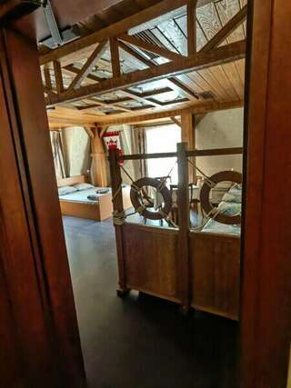 Хостел Ганза Калининград Cемейный номер с собственной ванной комнатой-15