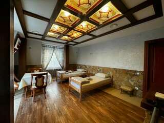 Хостел Ганза Калининград Двухместный номер с 2 отдельными кроватями и общей ванной комнатой-5